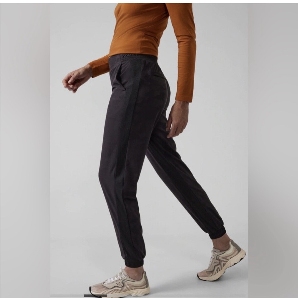 Athleta Black Camo Jogger Pants — fleece lined